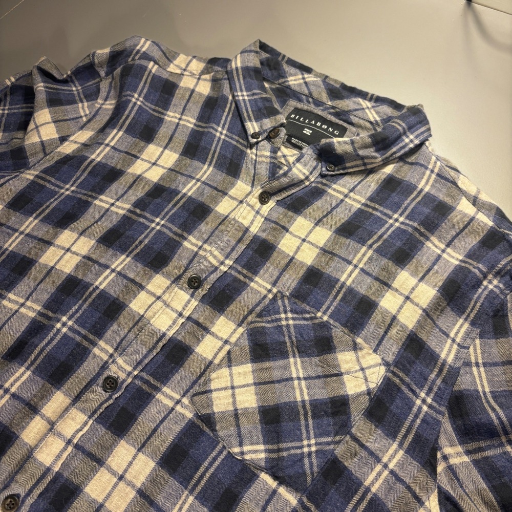 Billabong XL Classic Flannel Shirt Mens Long Sleeve Button Up Plaid Blue‎ Beige